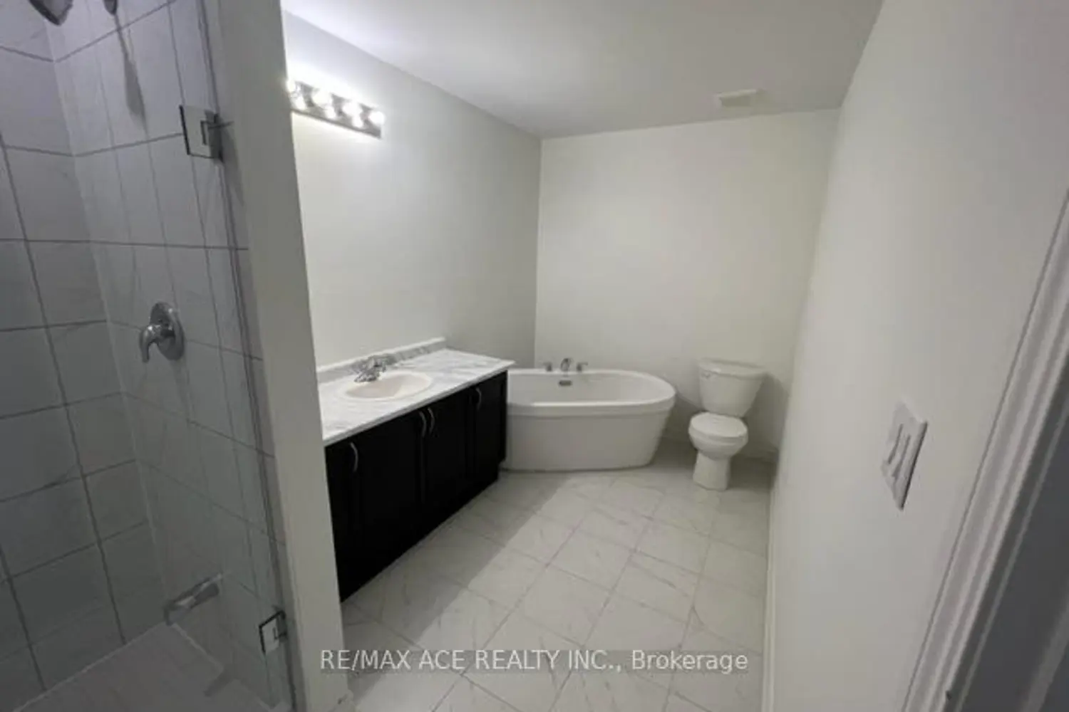 Additional image 6 of 4 Winters Crescent 16