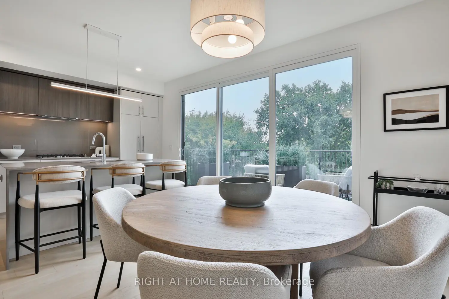 Additional image 7 of 2343 Gerrard Street Sky