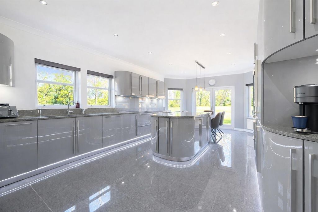 5 bed detached house for saleStation Road, Bothwell, Glasgow G71 photo 5