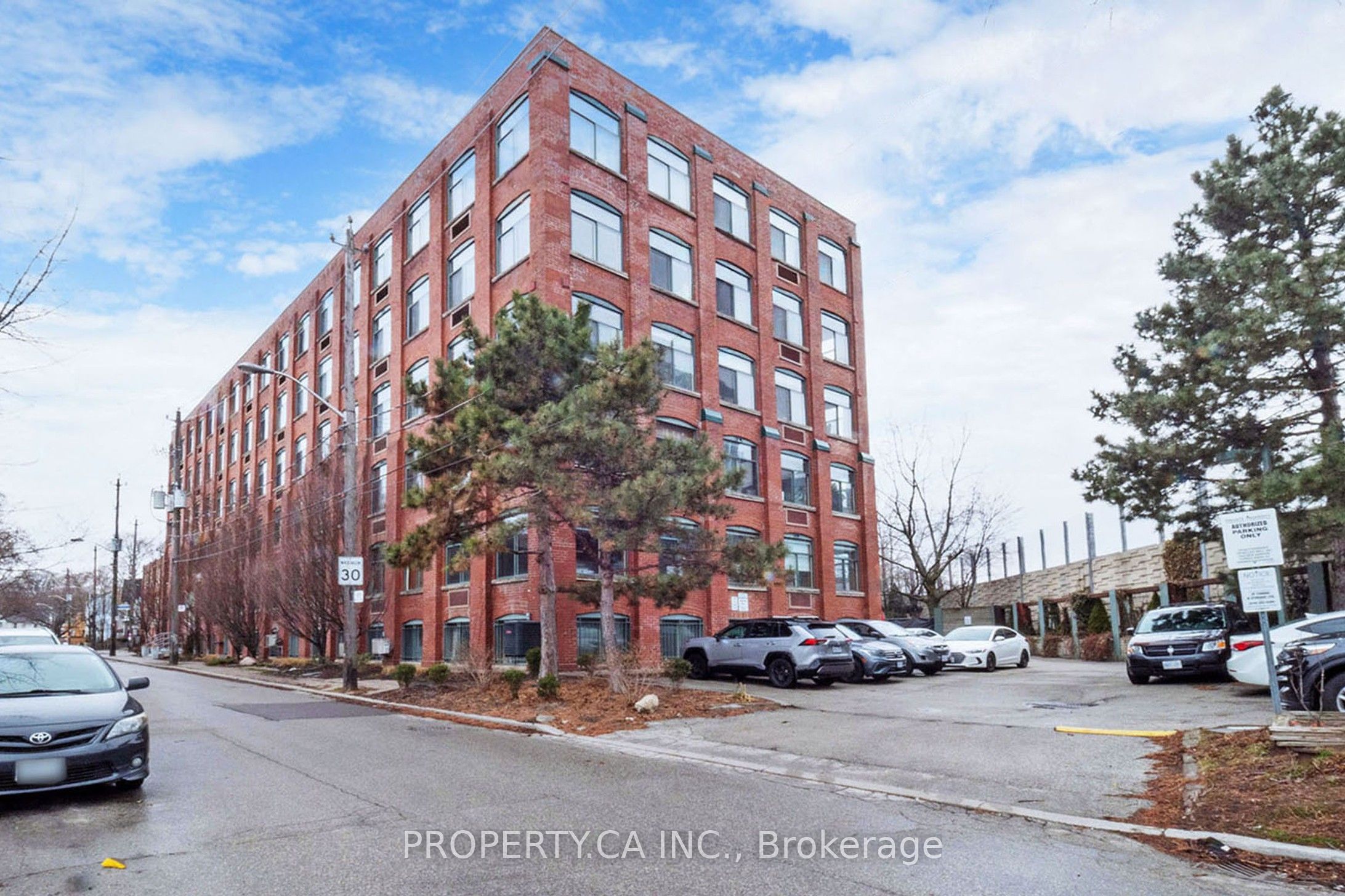 210-24 Noble Street, Toronto, ON, M6K 2C8