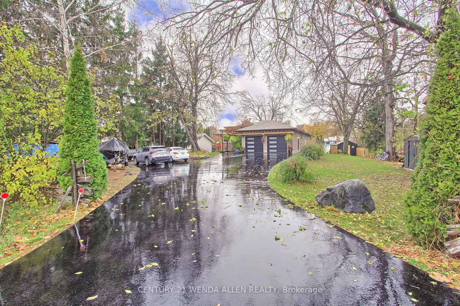 24 Maple Grove Road photo 2