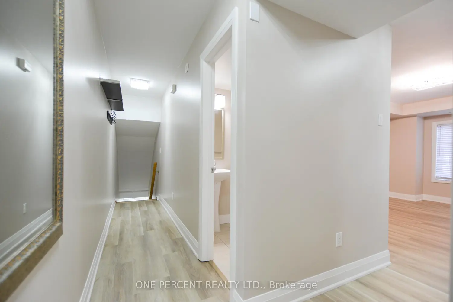 Additional image 4 of 320 John Street 201