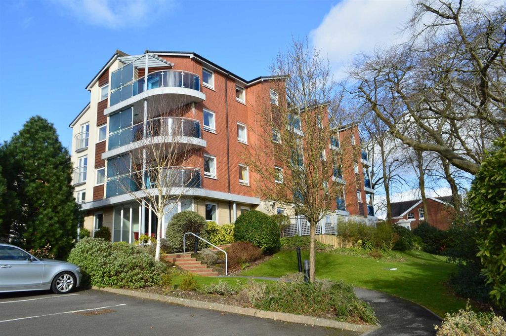 1 bed flat for salePantygwydr Court, Uplands, Swansea SA2