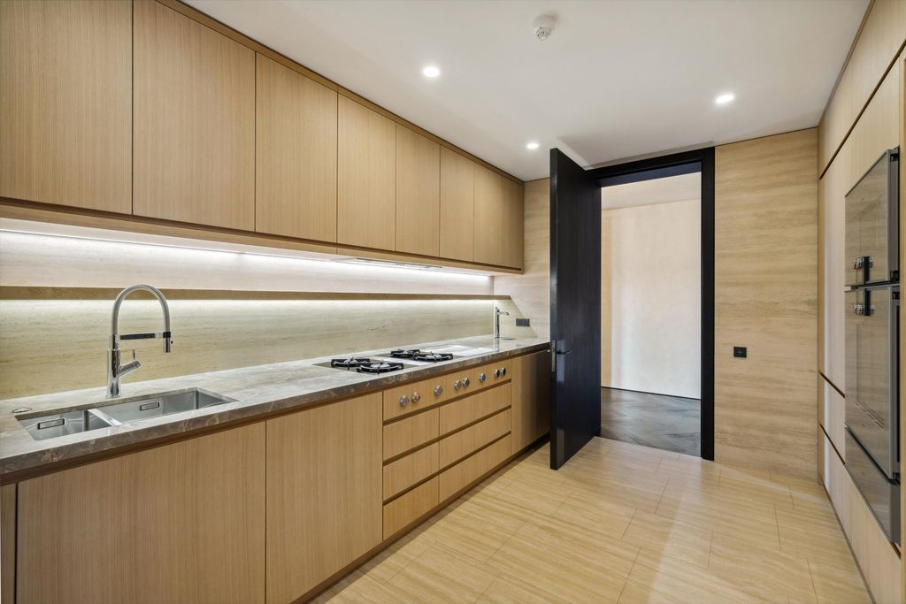 4 bed flat for salePrinces Gate, Knightsbridge, London SW7 photo 5