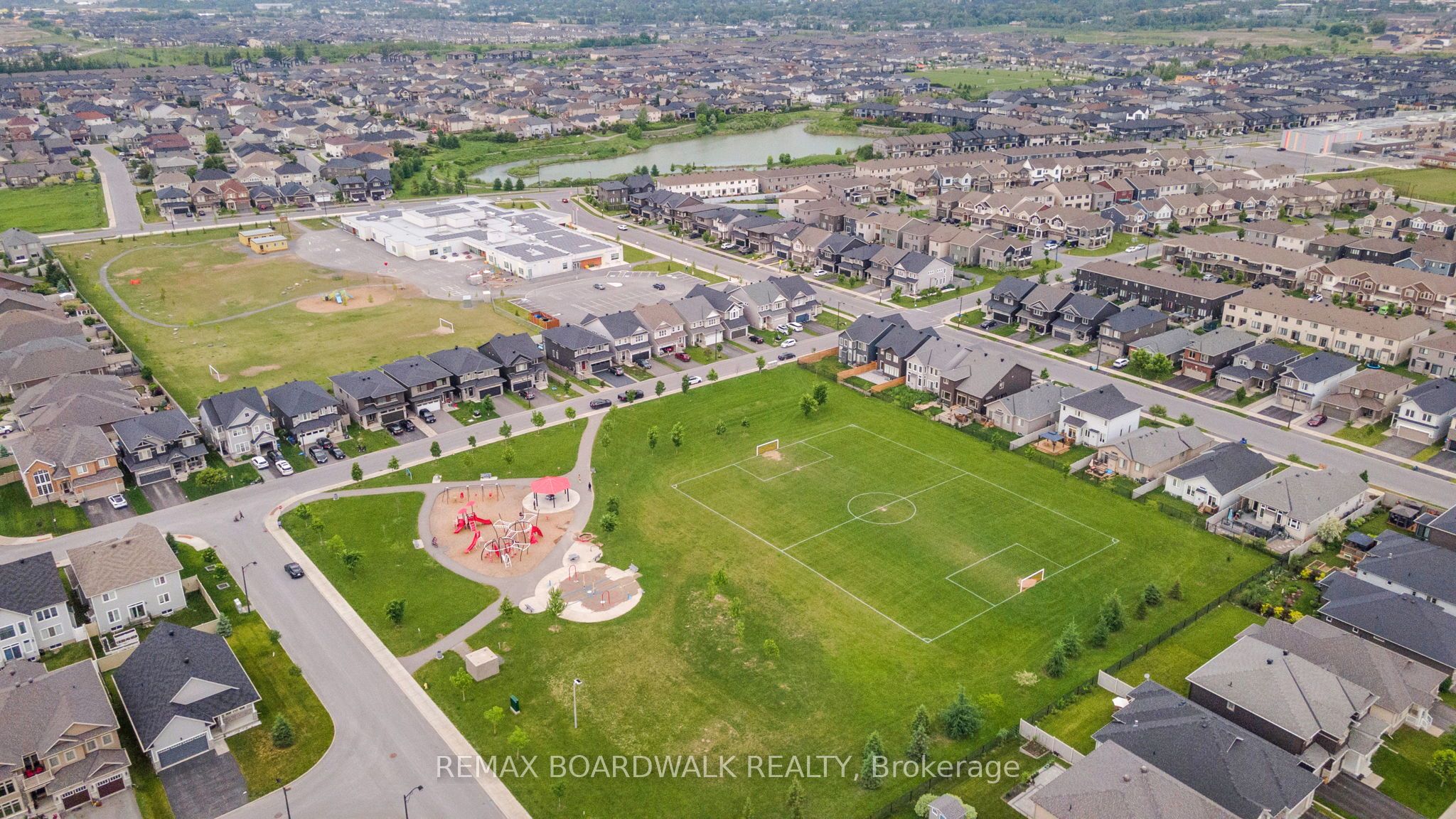 Additional image 2 of 302 Haliburton Heights, Ottawa, ON, K2S 1S3
