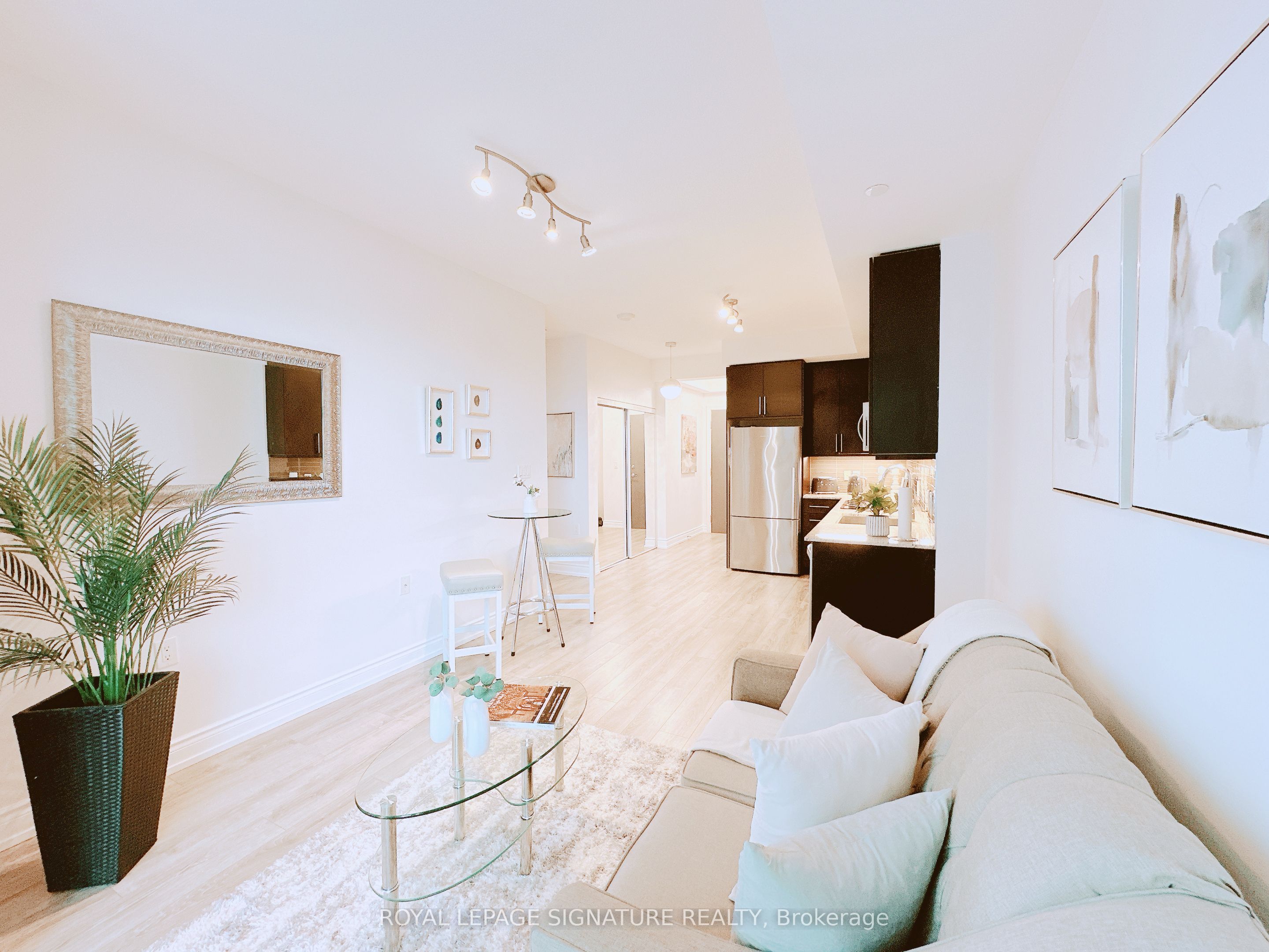 710-9600 Yonge Street, Richmond Hill, ON, L4C 0X3
