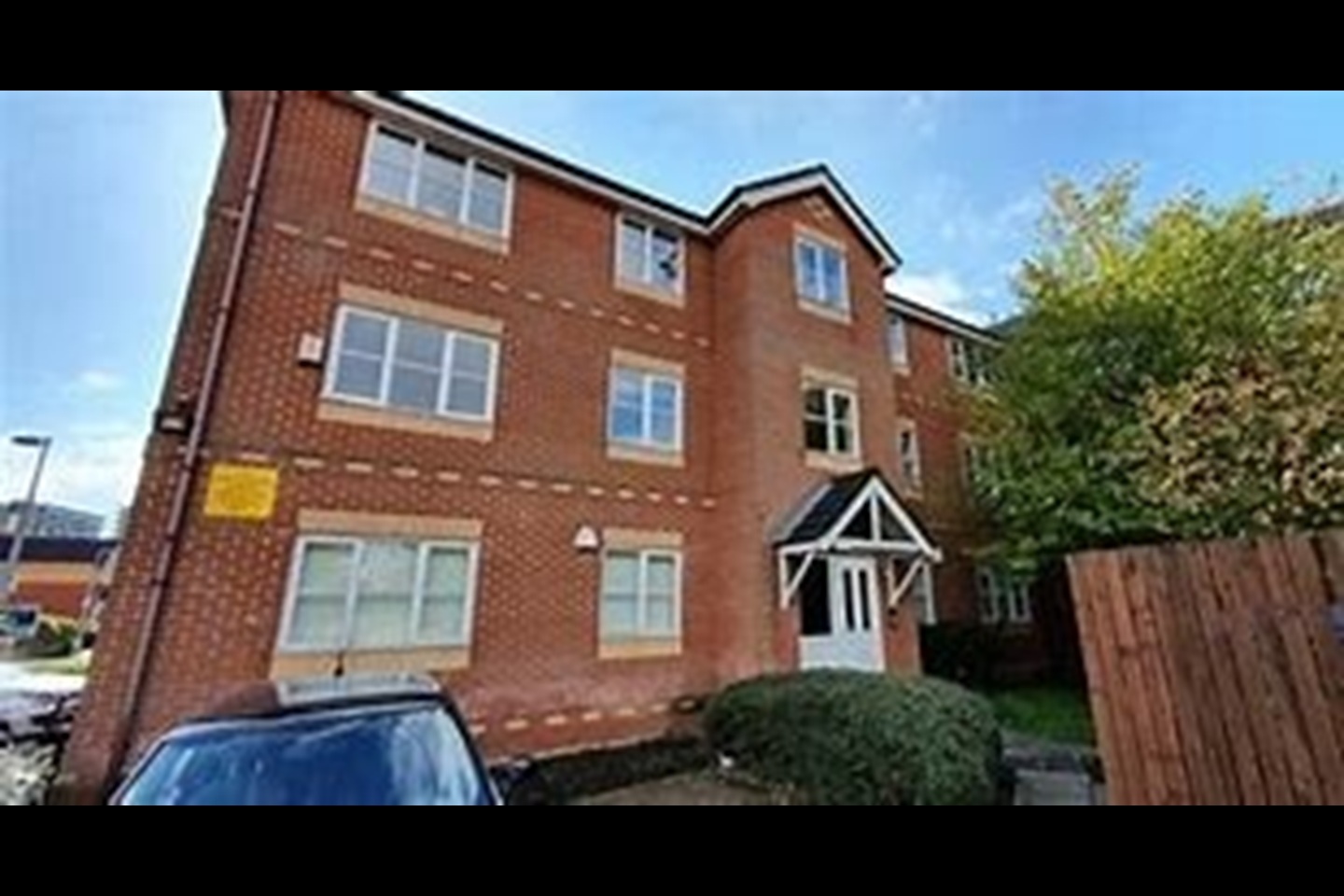 2 Bed Flat, Georgette Drive, M3, N1 7GU