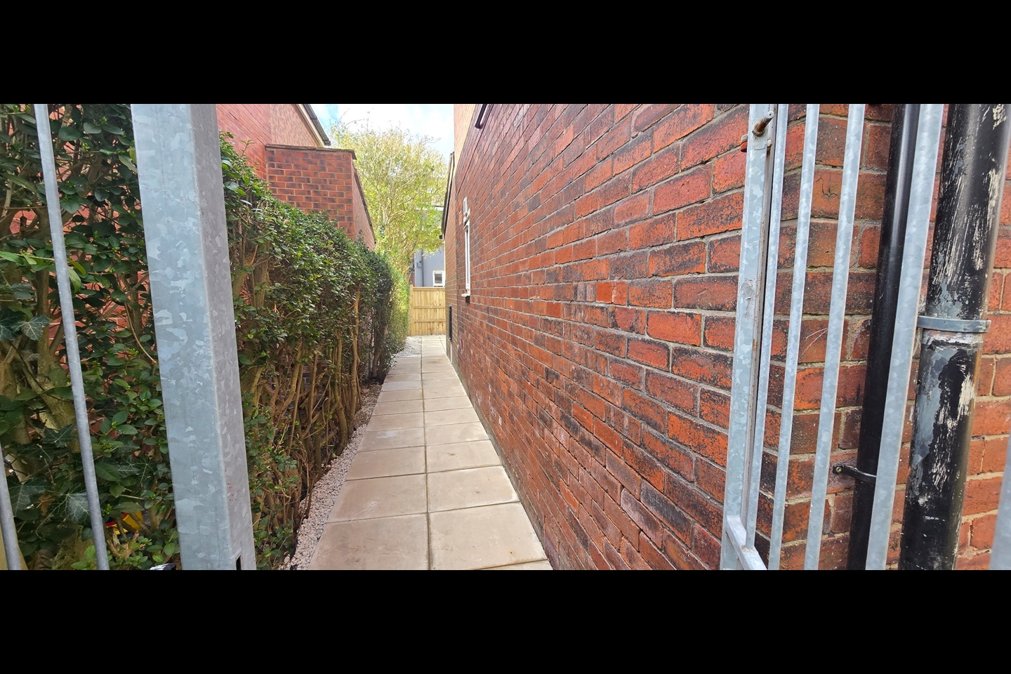 Additional image 16 of 2 Bed Flat, Langdale Gardens, LS6, N1 7GU