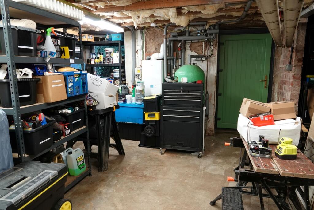 Additional image 13 of Main Street, Hatton, AB42