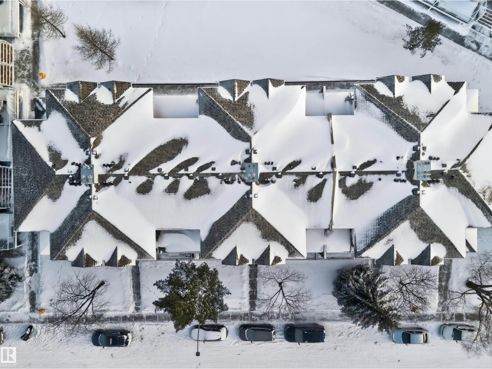 Additional image 3 of 2505 42 Street NW, Edmonton, AB, T6L7G8
