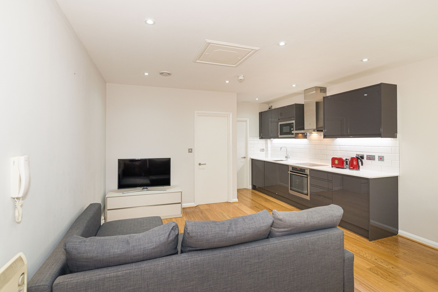 1 Bed Flat, Signal House, SE1, N1 7GU