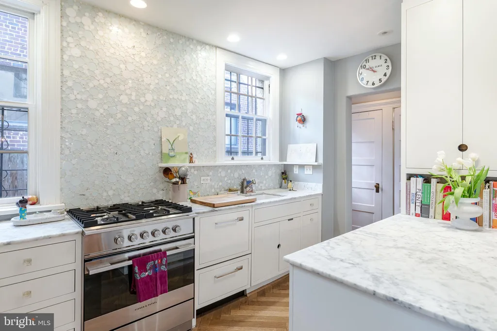 Additional image 14 of 2633 15th Street NW Unit 3, Washington, DC 20009