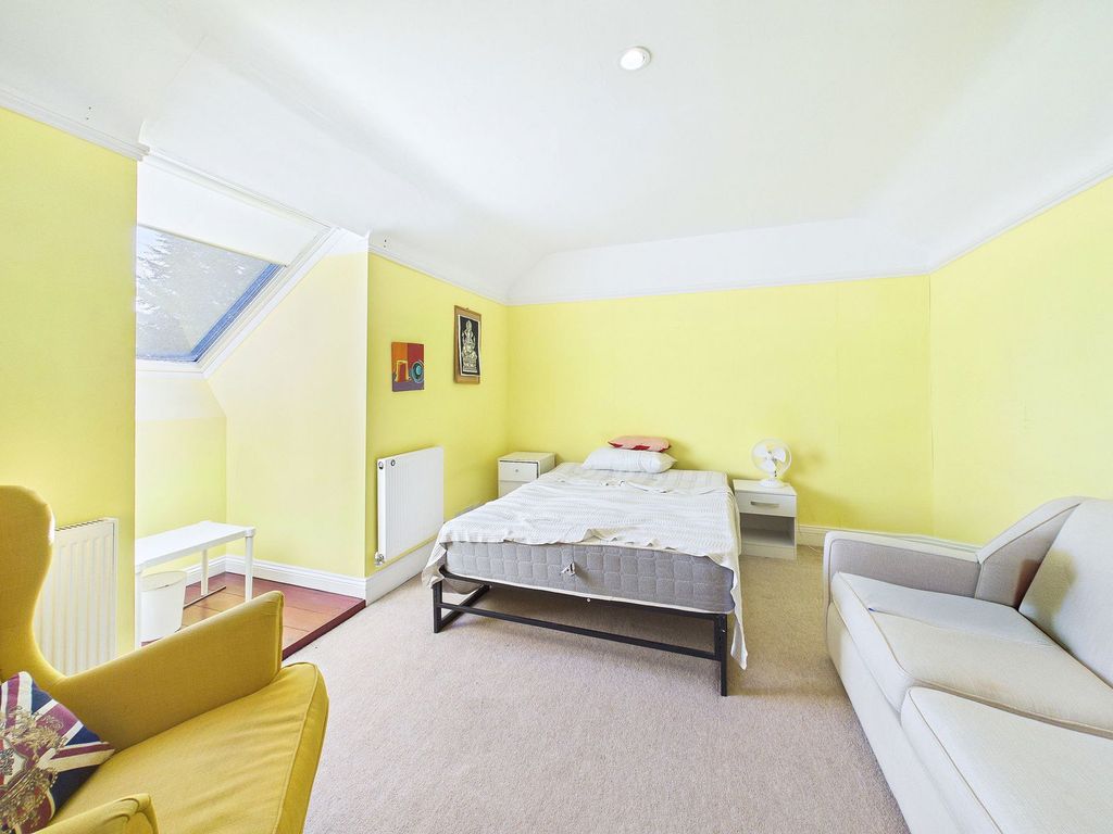 Additional image 17 of 3 bed flat for saleWhite House Court, Hawthorne Drive LE5