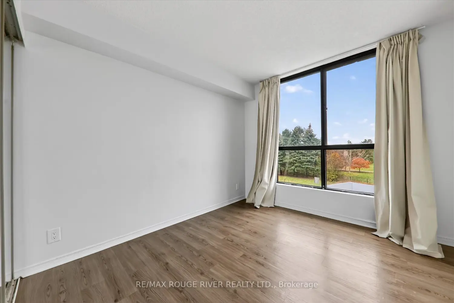 Additional image 15 of 8 Silver Bell Grove 309