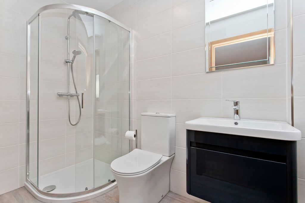 Additional image 29 of 5 bed detached house for saleElie KY9