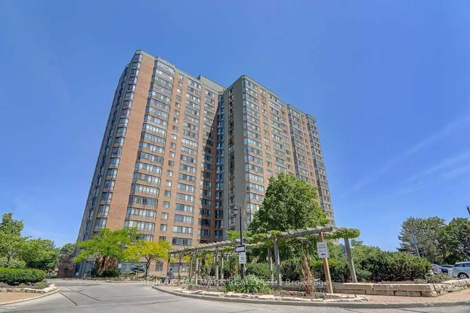 25 Bamburgh Circle 1239