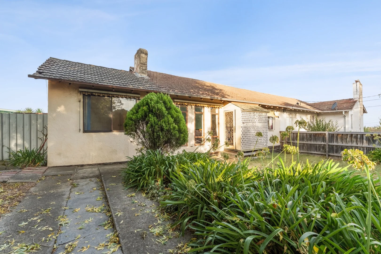 16 Oulton Crescent, Reservoir VIC 3073