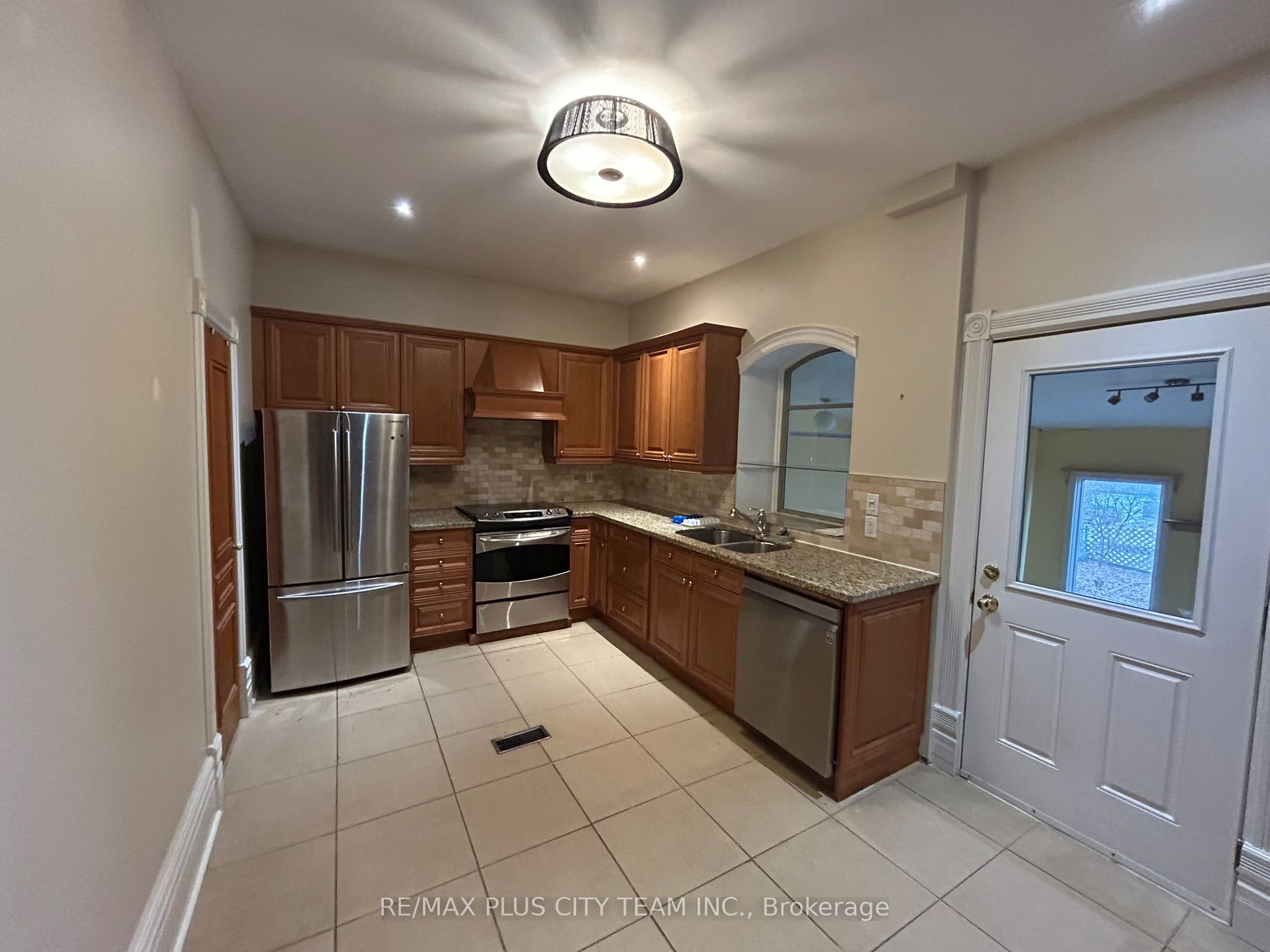 Additional image 6 of Main-52 Churchill Avenue, Toronto, ON, M6J 2B4