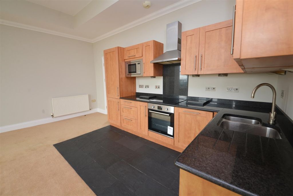 Additional image 3 of 2 bed flat for saleNarberth Road, Tenby SA70