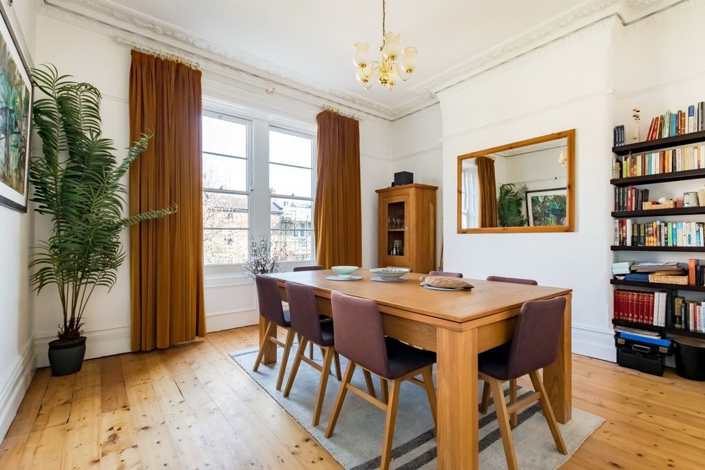 5 bed terraced house for saleBeaconsfield Road, Clifton, Bristol BS8 photo 4