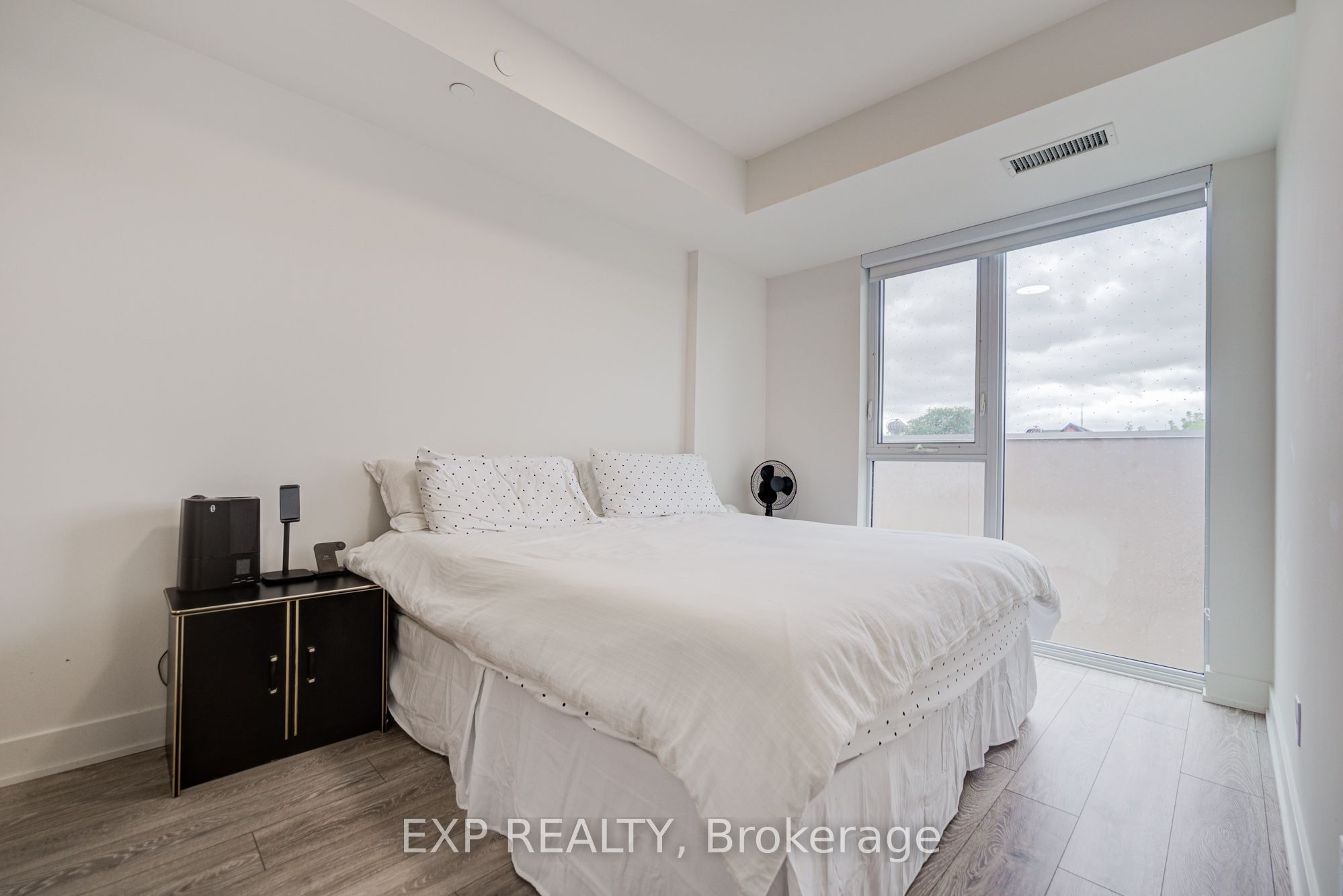 Additional image 6 of 211-1285 Queen Street E, Toronto, ON, M4L 1C2