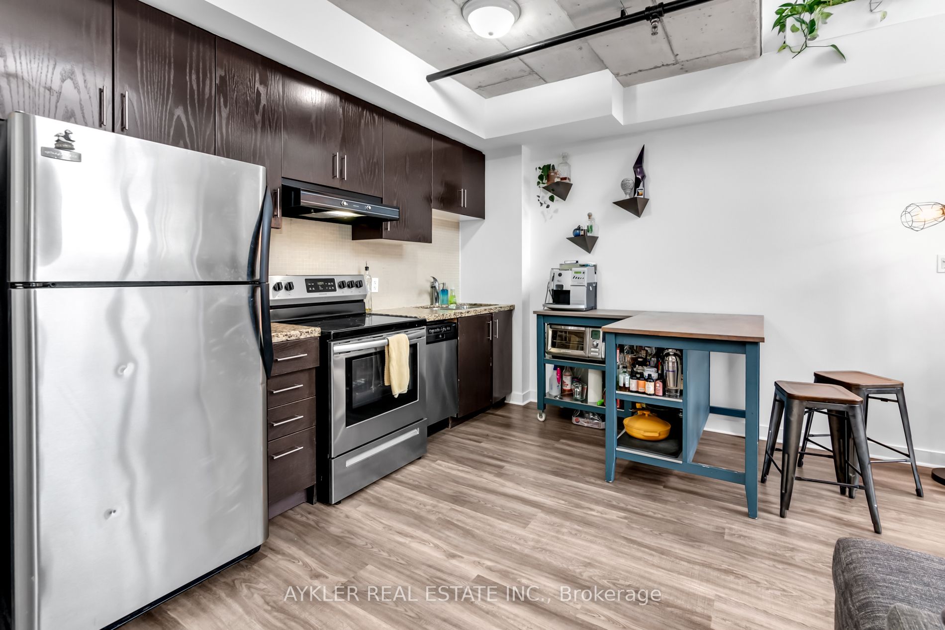 Additional image 4 of 405-10 Wellesley Place, Toronto, ON, M4Y 1B1