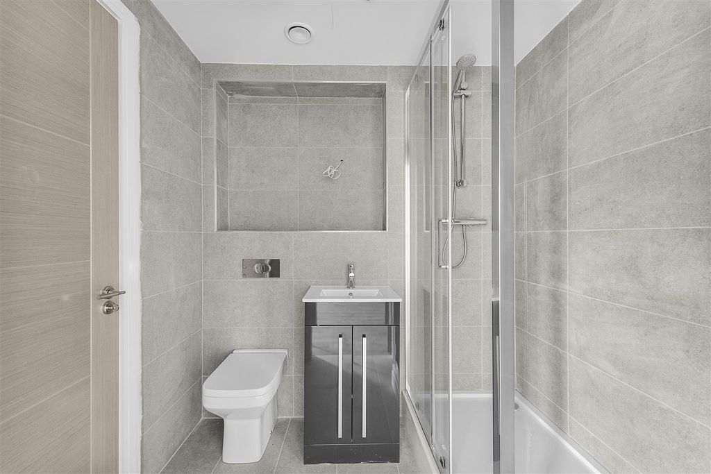Additional image 10 of 27 bed block of flats for saleBindloss Avenue, Eccles, Manchester M30