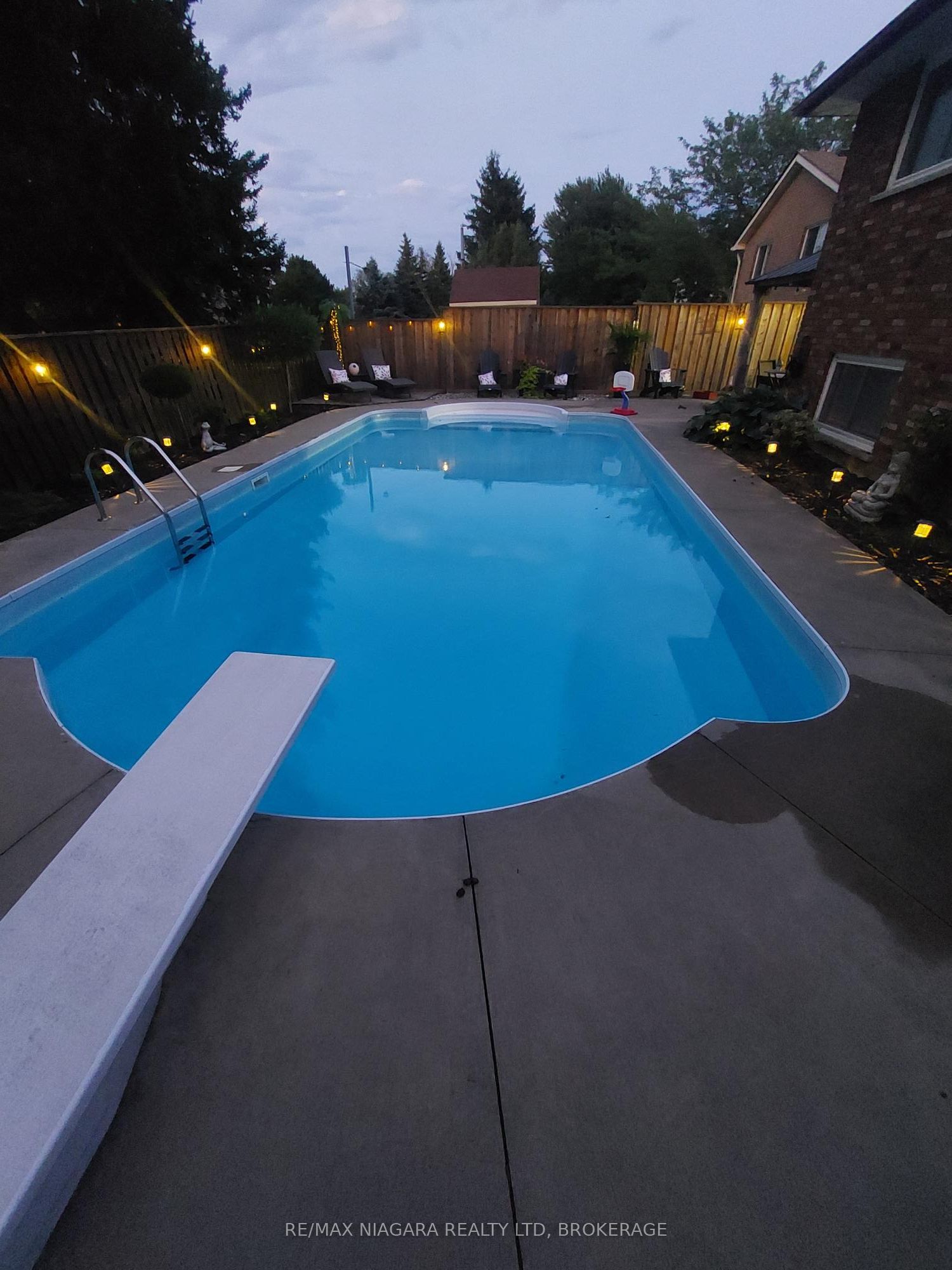 Additional image 2 of 104 Whiteoak Crescent, Welland, ON, L3C 6E6