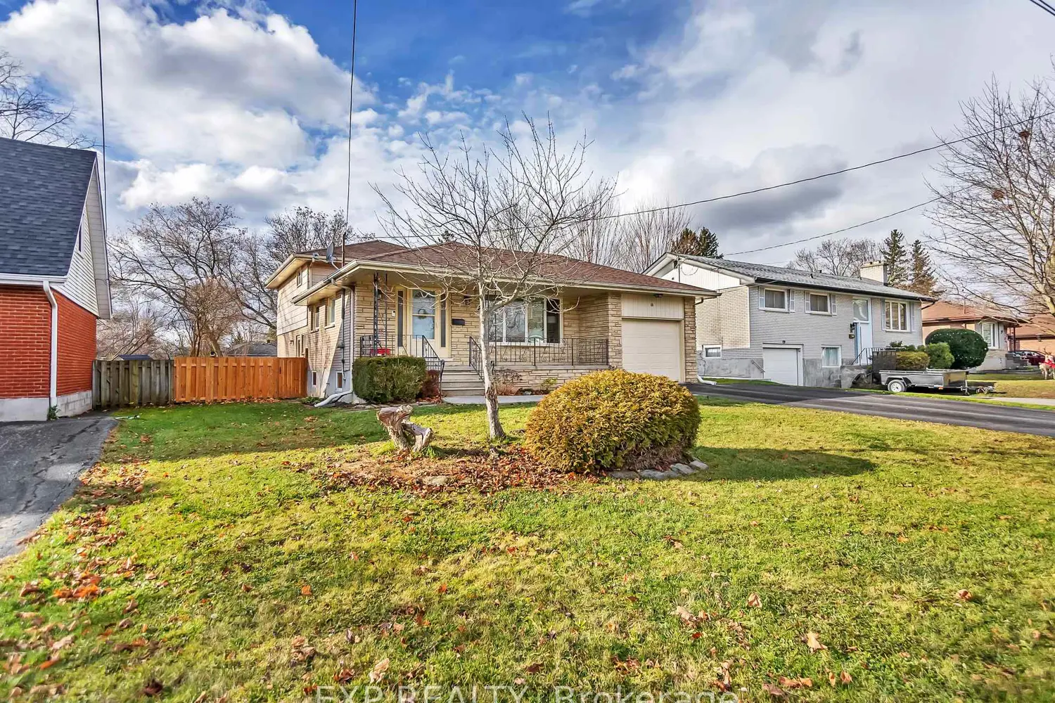 16 Applewood Drive photo 2
