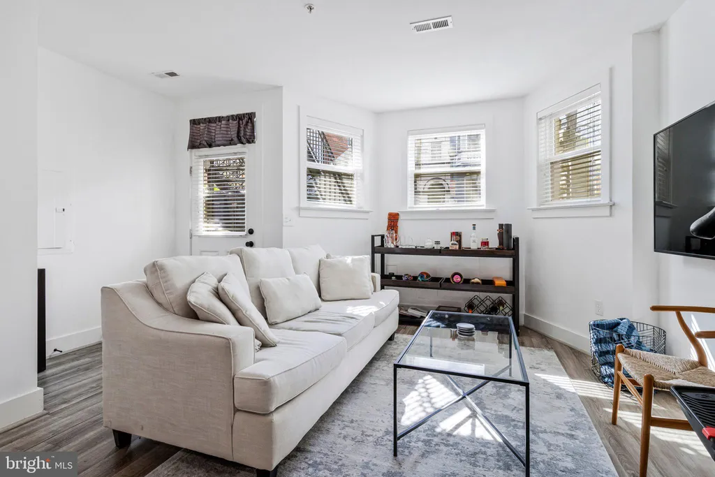 Additional image 9 of 1915 6th Street NW Unit B, Washington, DC 20001