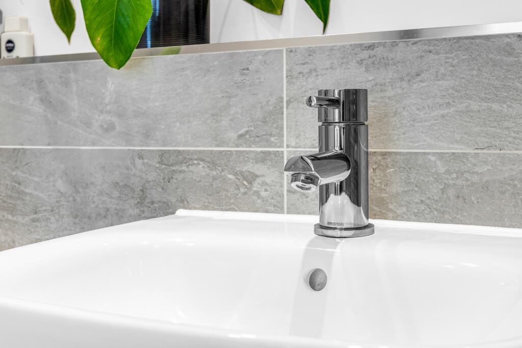 Additional image 18 of Queens Avenue, Welwyn Garden City, Hertfordshire, AL7