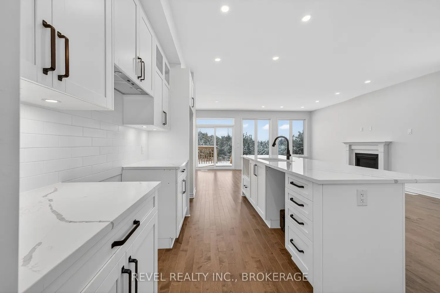432 Buckthorn Drive photo 5