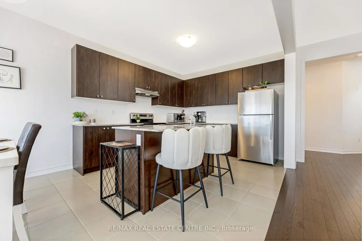 Additional image 2 of 322 Russell Street