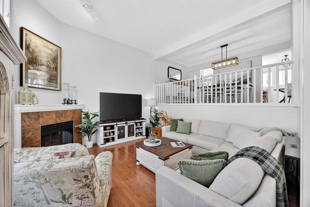 Additional image 6 of 94 Candle Terrace SW, Calgary, AB, T2W 6G7