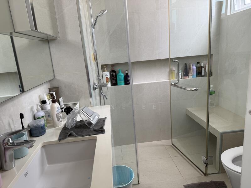 Additional image 19 of Burgundy Crescent