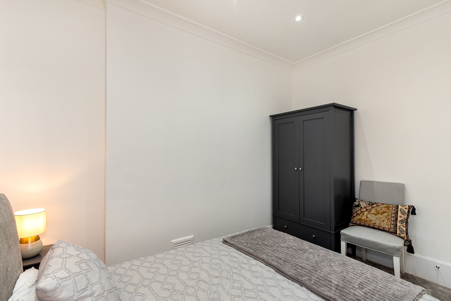 Additional image 13 of 2 Bed Flat, Pater Street, W8, N1 7GU