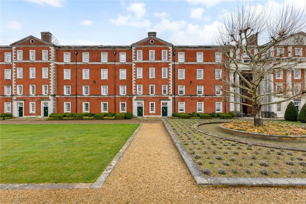 Additional image 3 of 2 bed flat for salePeninsula Square, Winchester, Hampshire SO23