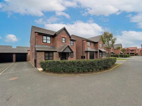 Merino Grove, Swinton M27
