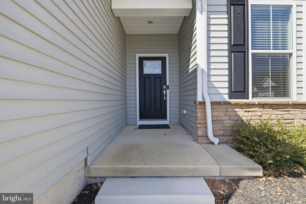 Additional image 5 of 1001 Shannon Falls Drive, Newark, DE 19702