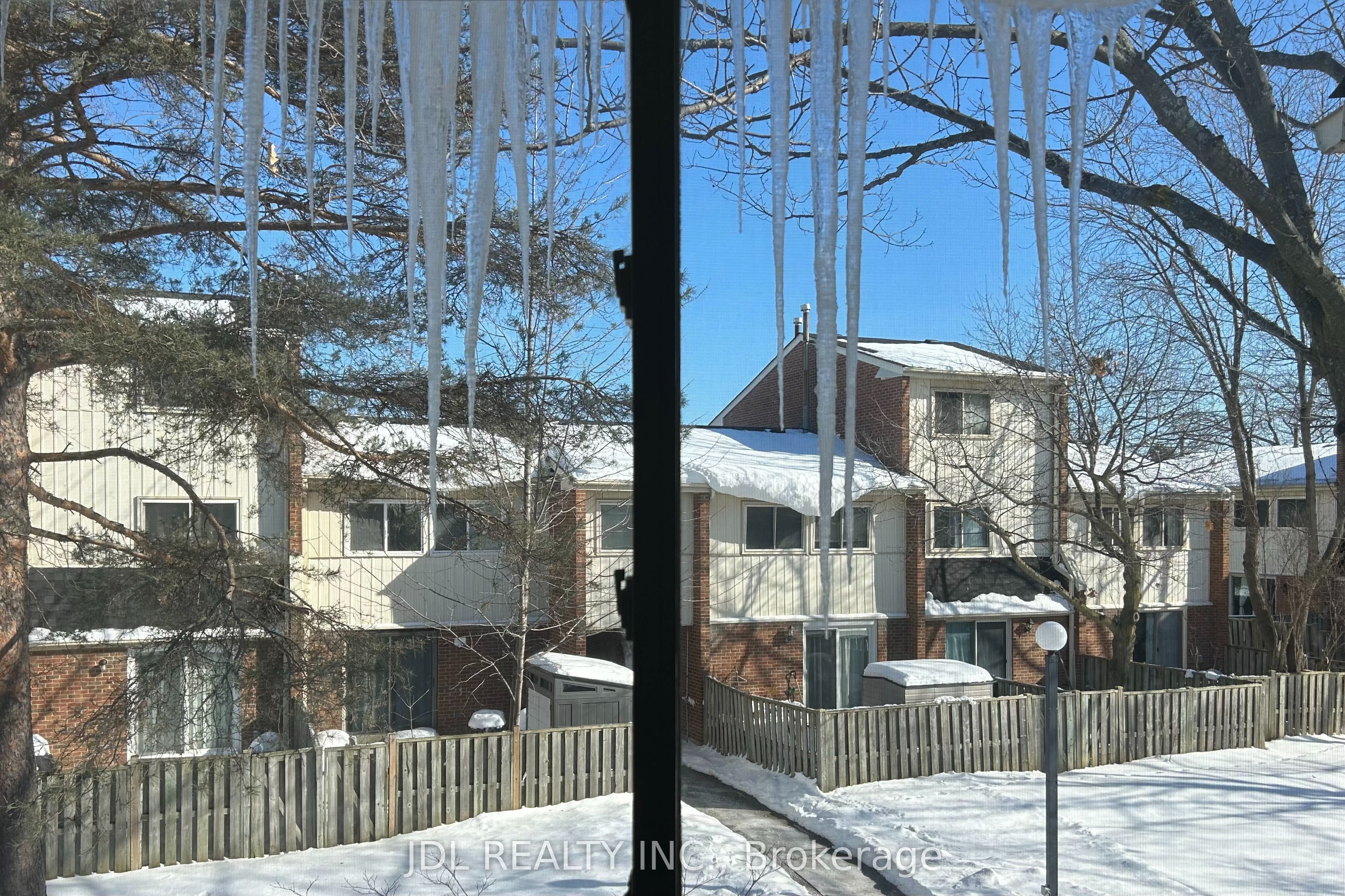 Additional image 4 of #17-2451 Bridletowne Circle, Toronto, ON, M1W 2Y4