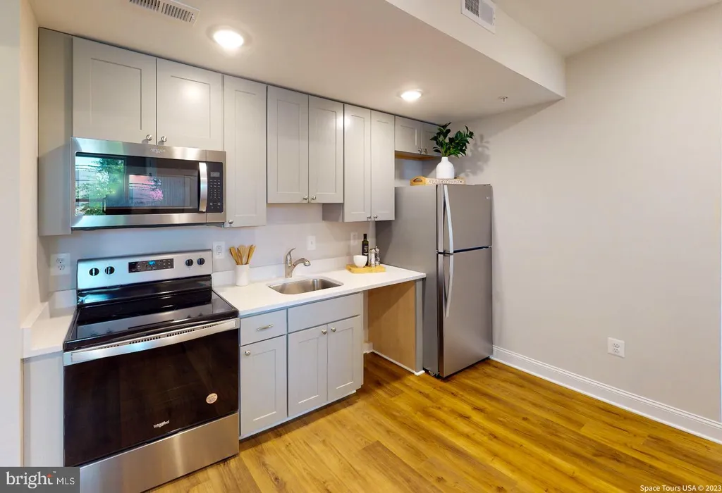 220 Hamilton Street NW Unit 218, Washington, DC 20011 photo 3