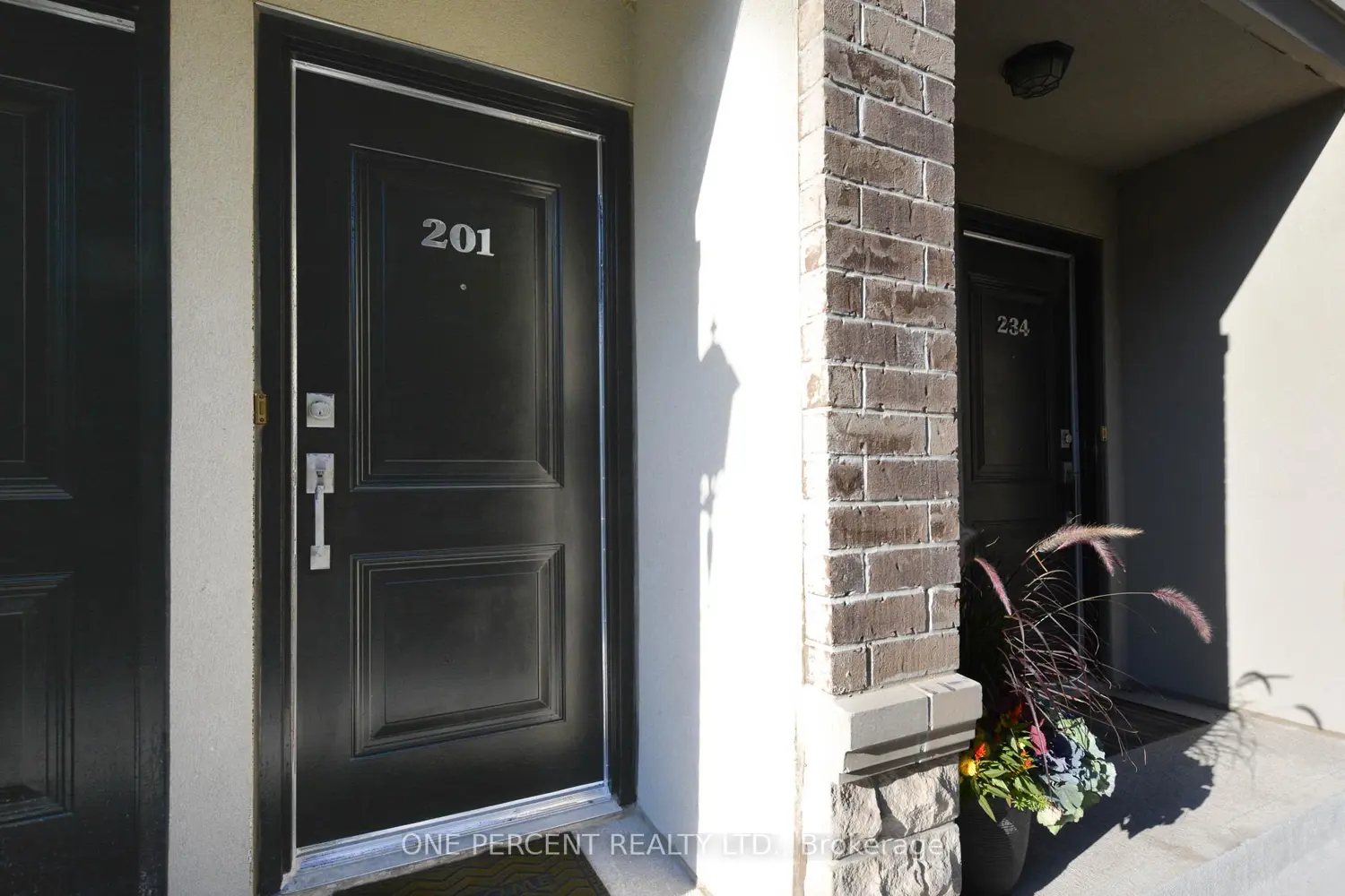 Additional image 2 of 320 John Street 201