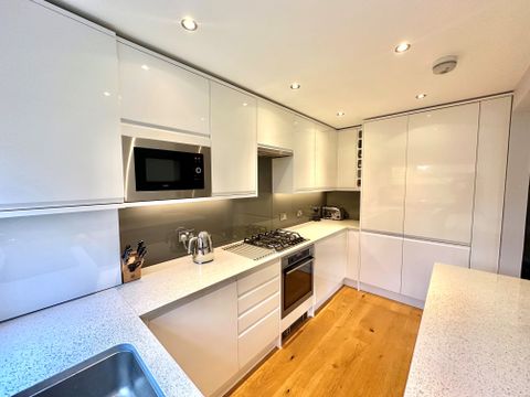 Brackendale Court, Beckenham BR3