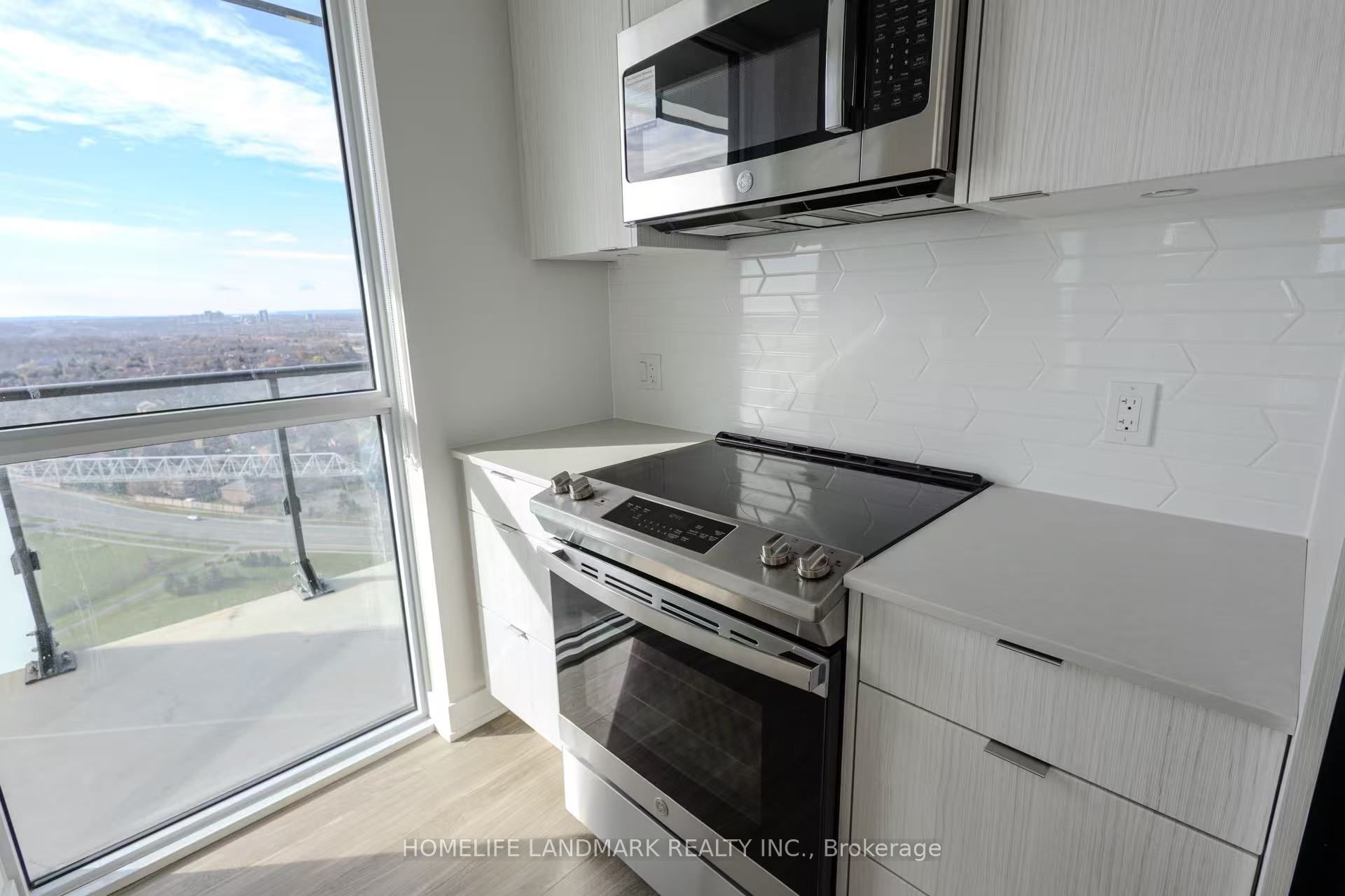 Additional image 5 of 2210 RM-4130 Parkside Village Drive, Mississauga, ON, L5B 3M8