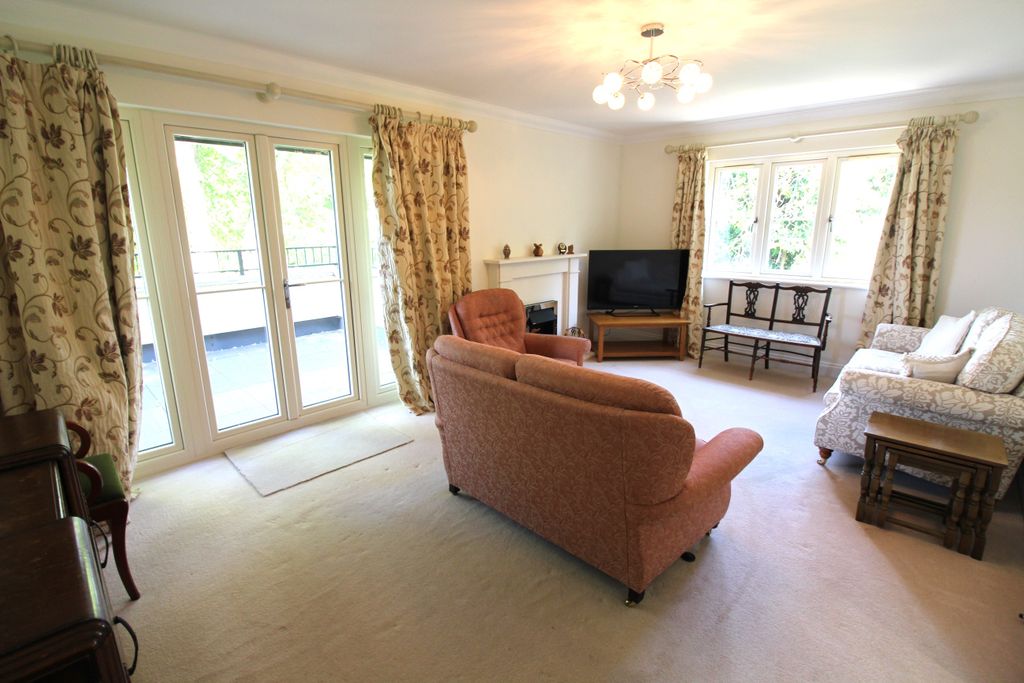 Additional image 7 of 3 bed flat for salePenhurst Gardens, Chipping Norton OX7
