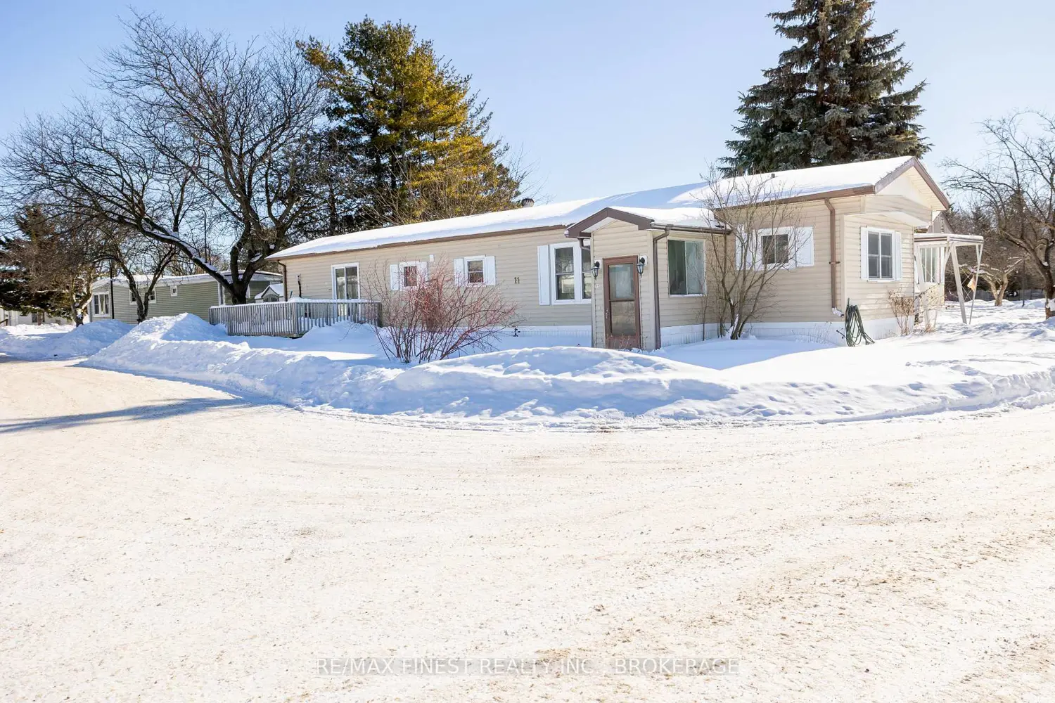 11 Powley Garden Drive photo 2