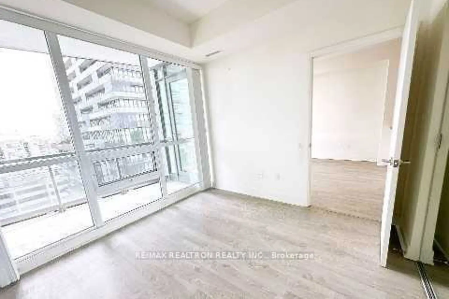 Additional image 10 of 30 Roehampton Avenue 1501