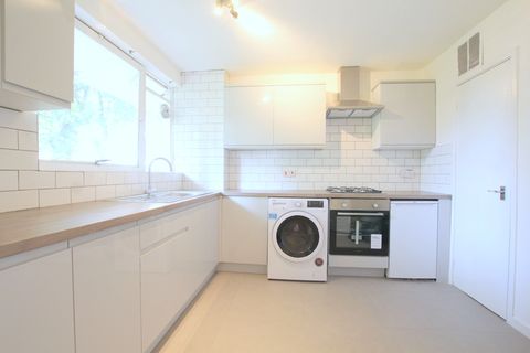 Carlton Drive, London SW15