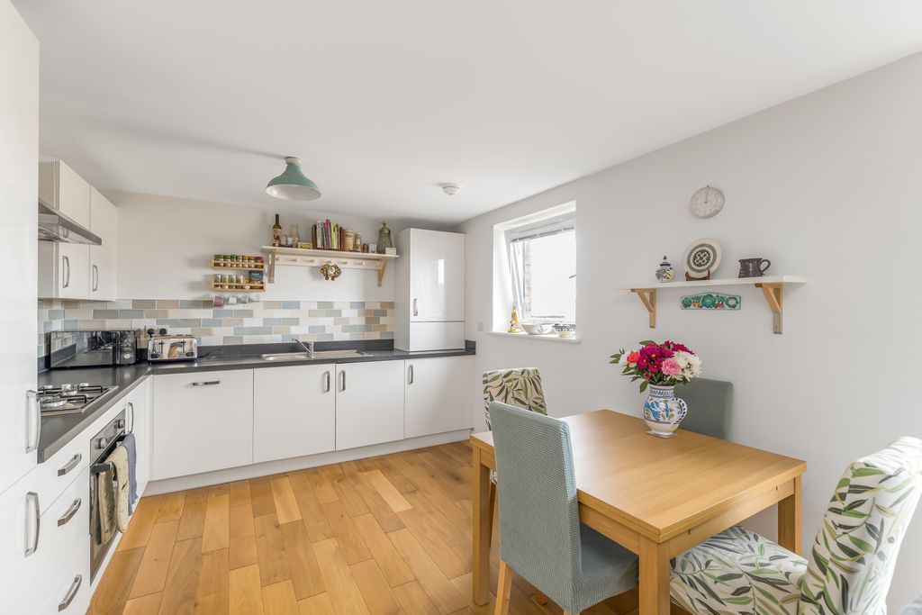 Additional image 4 of 2 bed flat for sale18/5 Fishwives Causeway, Portobello EH15