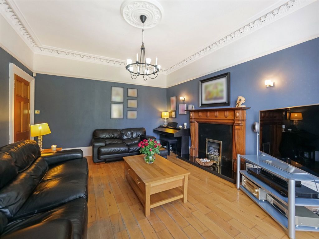 Additional image 8 of 4 bed semi-detached house for saleWellshot Drive, Cambuslang, Glasgow, South Lanarkshire G72